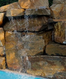 Kaskady z naturalnego kamienia